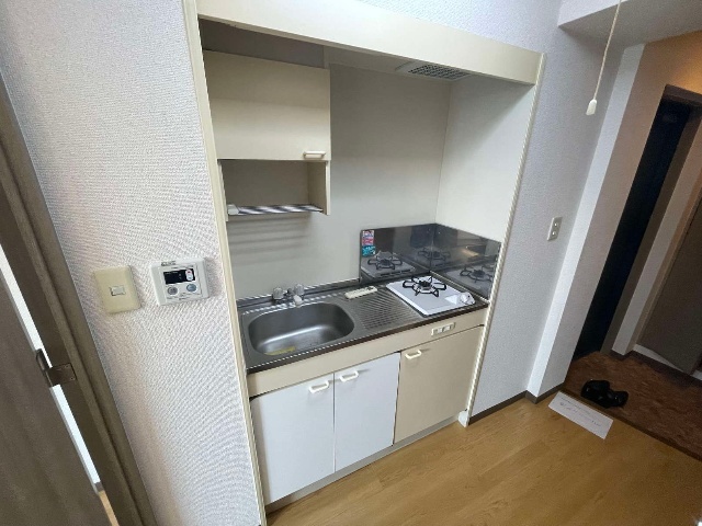 キッチン　※同物件別号室の参考写真です。