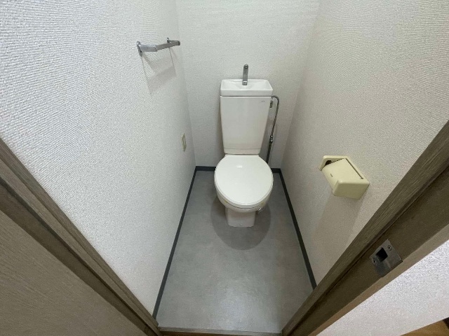 トイレ　※同物件別号室の参考写真です。