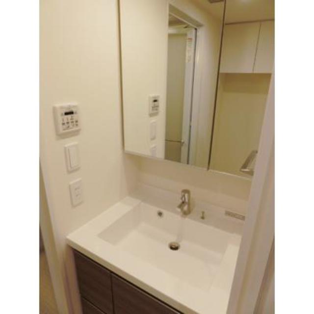 洗面設備　※写真は同タイプ住戸です。