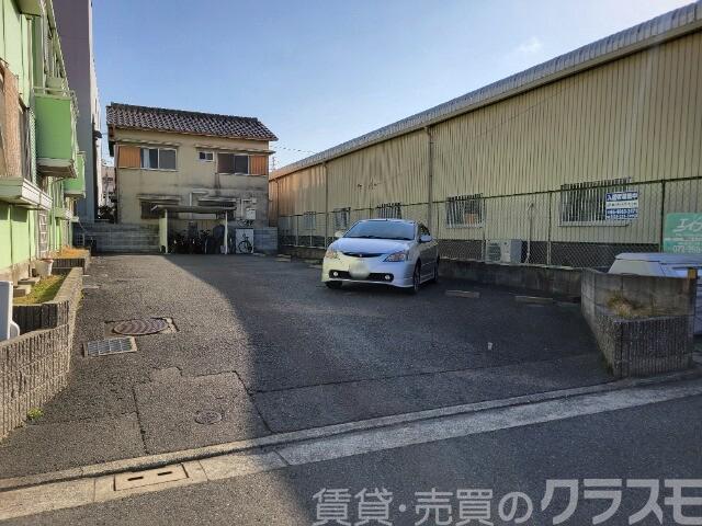 駐車場　敷地内駐車場