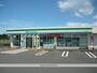 コンビニ　ファミリーマート喜入旧市店（コンビニ）まで700m