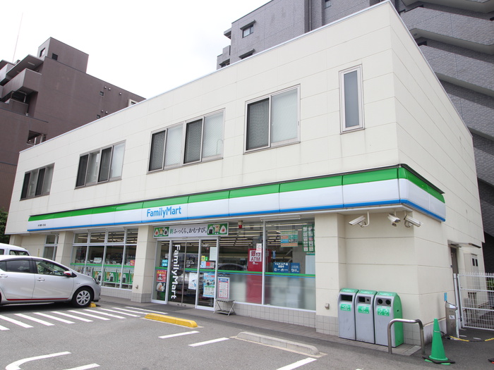 コンビニ　六郷土手ファミリーマート（コンビニ）まで206m