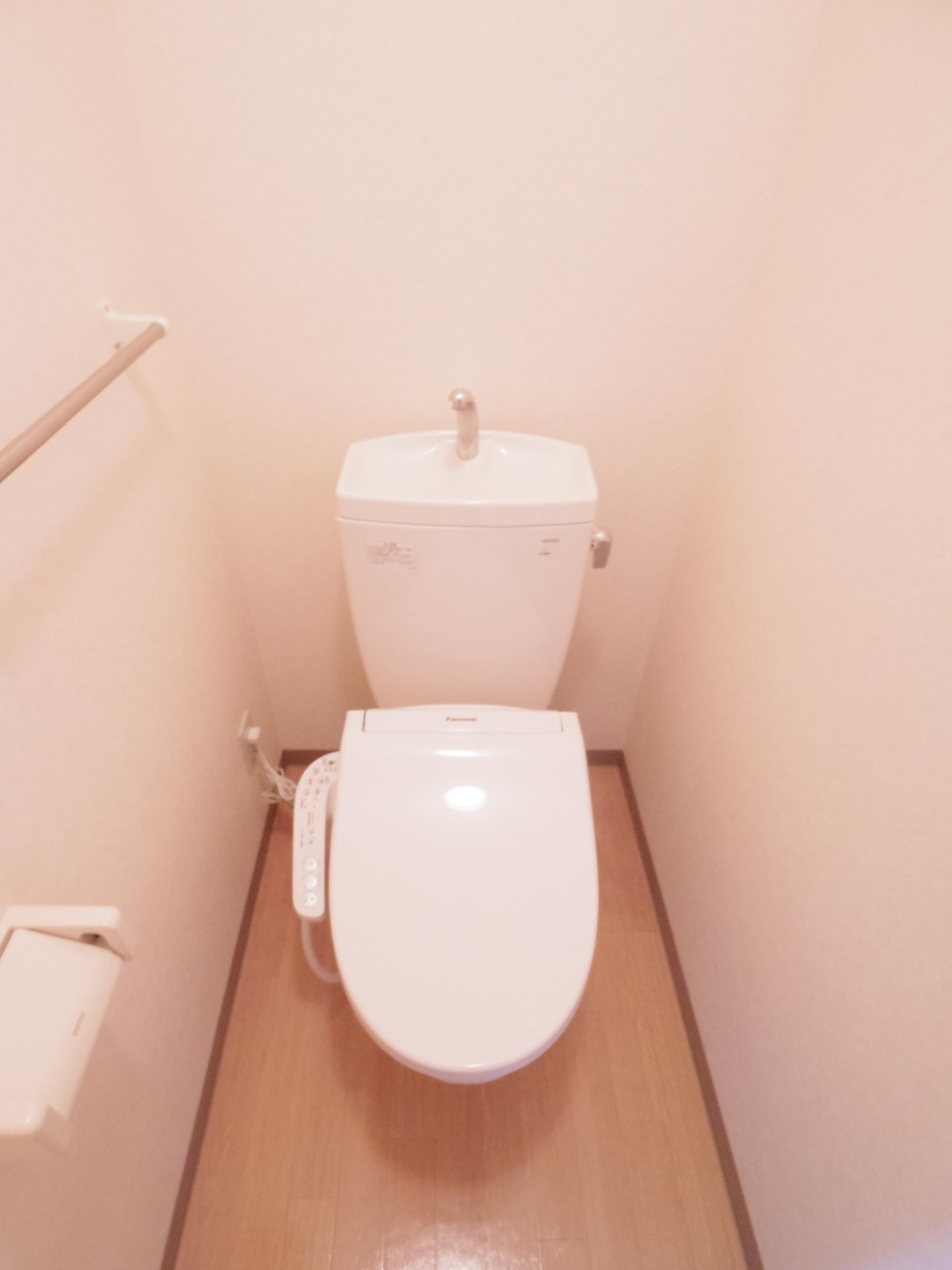 トイレ　※同仕様写真です