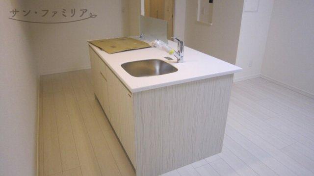 キッチン　同一物件別部屋写真