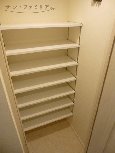収納　同一物件別部屋写真