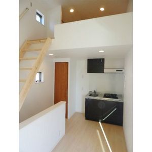 居室・リビング　(同物件同タイプ部屋写真)