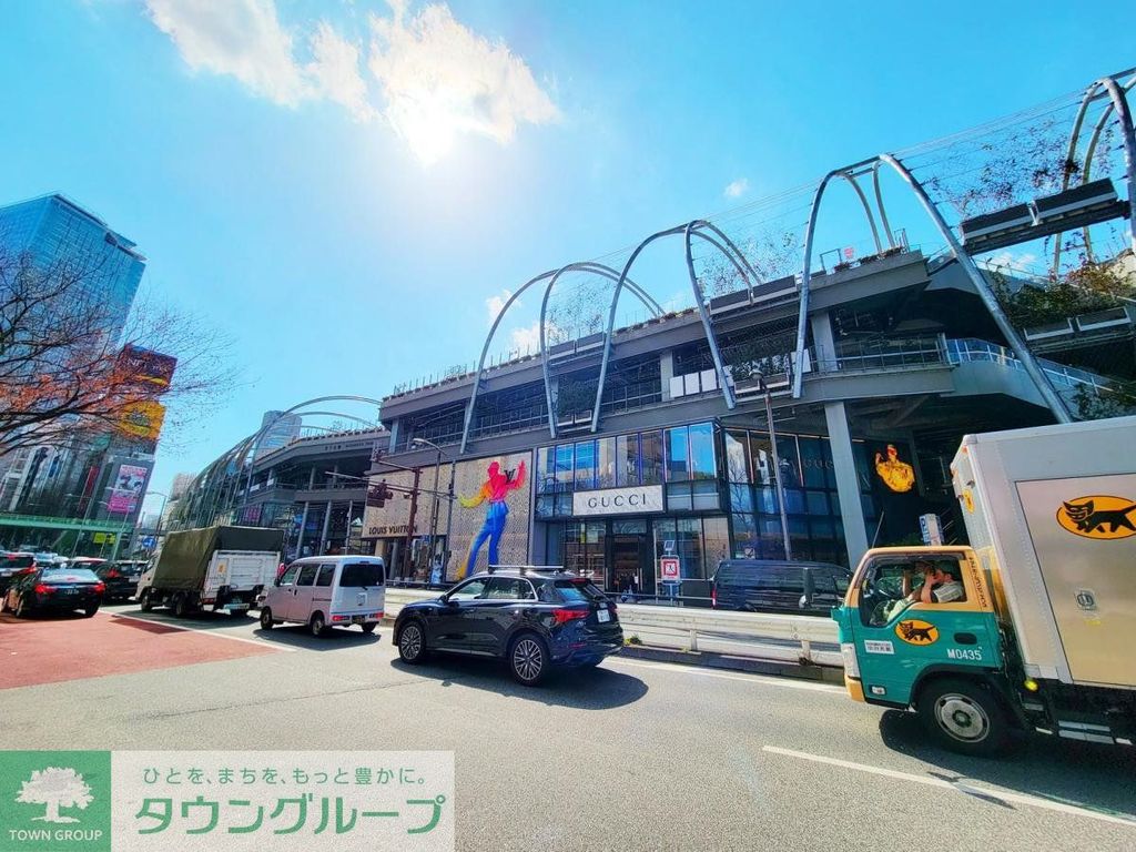 ショッピングセンター　MIYASHITA PARK（ショッピングセンター）まで620m