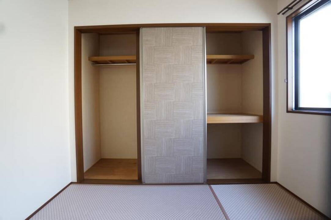 収納　押入れ