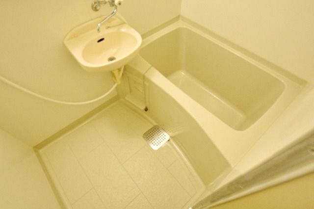 バス・シャワールーム　バストイレ別のお部屋です