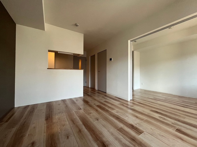 居室・リビング　広くてキレイなお部屋が広がっていて、充実した生活が送れそう。