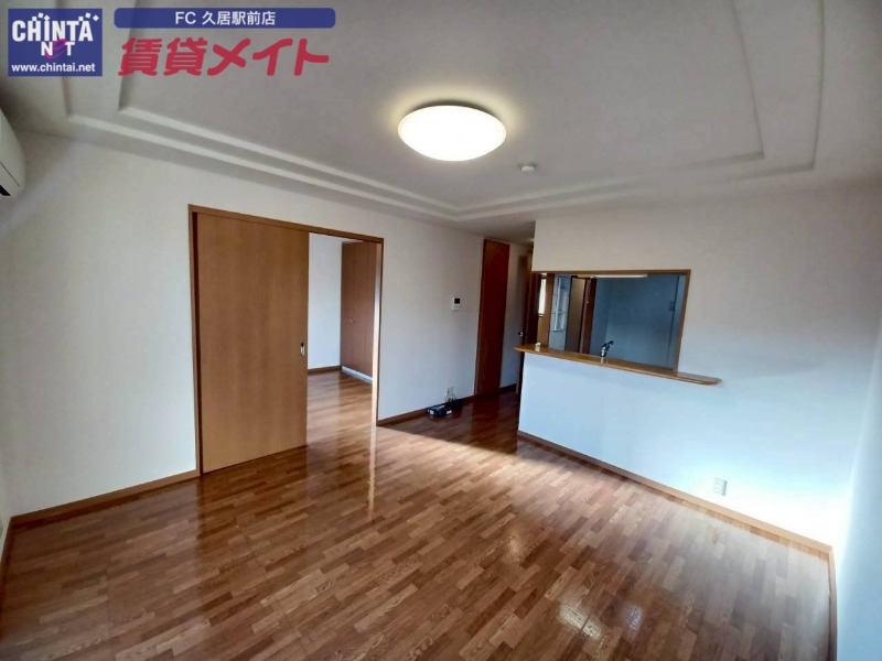 居室・リビング　別部屋同型参考写真