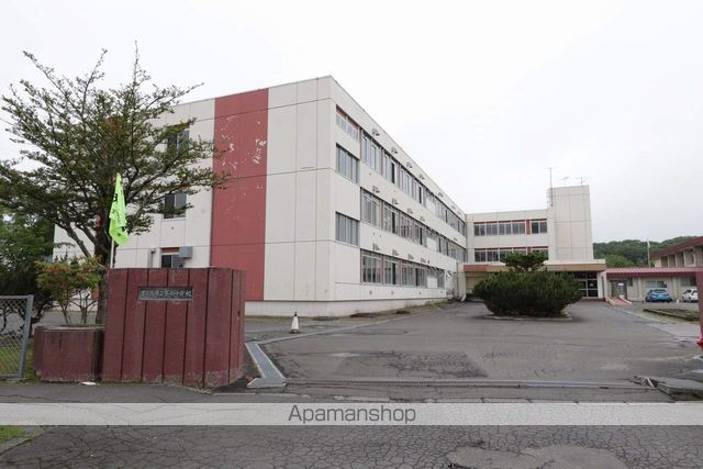 中学校　啓明中学校（中学校）まで1054m