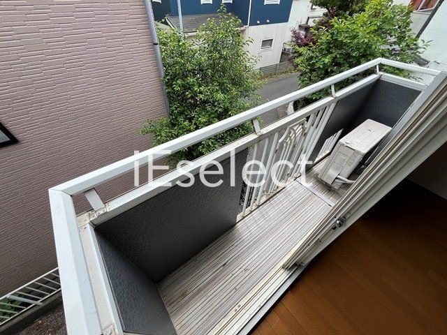 バルコニー　洗濯物も干せますね。