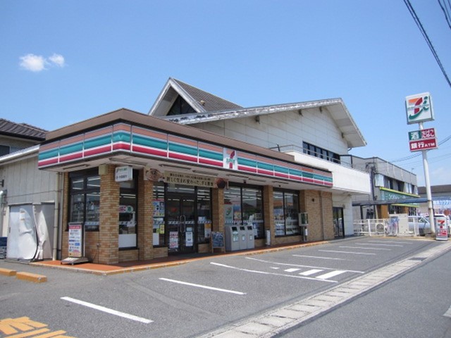 コンビニ　セブンイレブン（コンビニ）まで500m