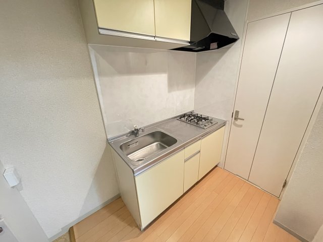 キッチン　※画像は同物件別室になります。
