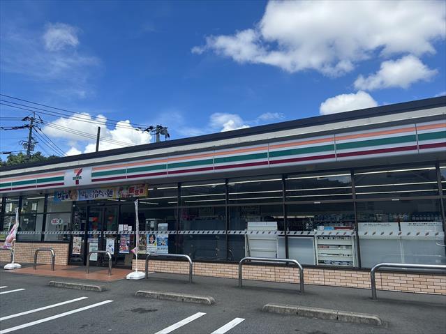 コンビニ　セブンイレブン（コンビニ）まで2093m