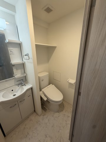 トイレ　※類似タイプ写真参考