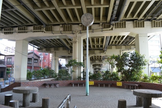 公園　六間堀緑地（公園）まで296m