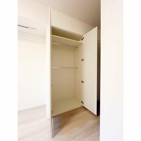 収納　奥行きもしっかりの収納です。