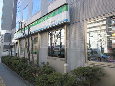 コンビニ　ファミリーマート江戸川橋駅西店（コンビニ）まで115m