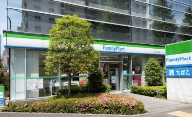 コンビニ　ファミリーマート 海岸三丁目店（コンビニ）まで136m