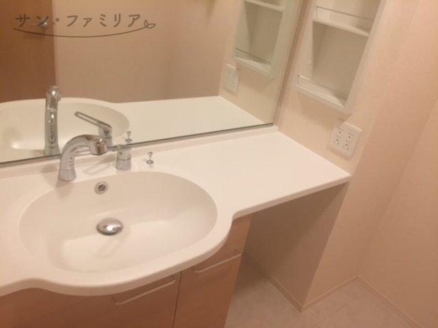 洗面設備　同一物件別部屋写真