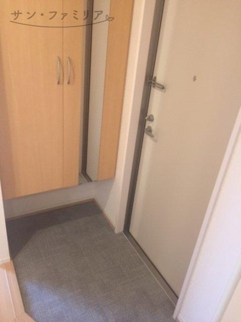 玄関　同一物件別部屋写真