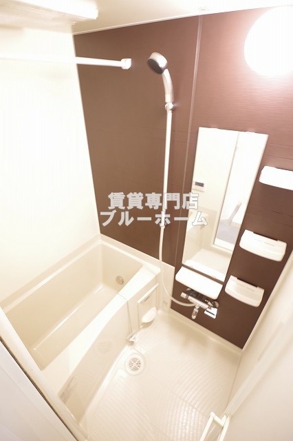 バス・シャワールーム　追い焚き・浴室乾燥付き！