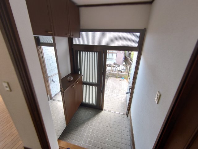 名塩ガーデン戸建の玄関写真