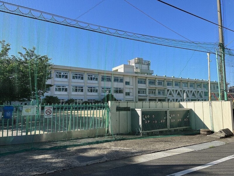 小学校　池田市立石橋小学校（小学校）まで706m