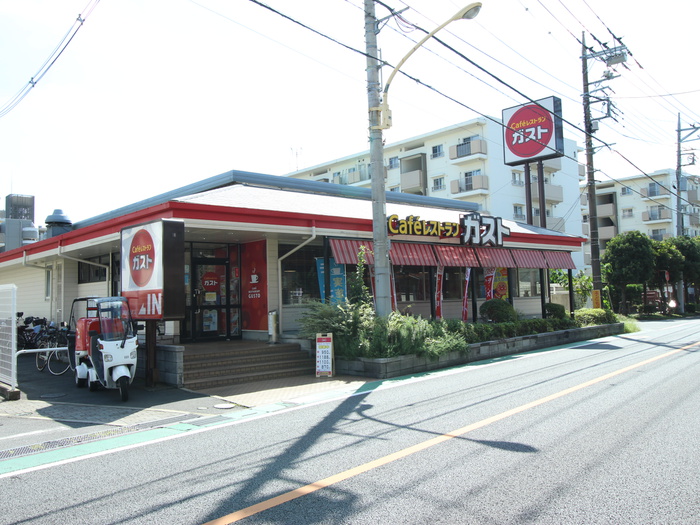 飲食店　ガスト（飲食店）まで380m