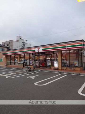 コンビニ　セブンイレブン（コンビニ）まで622m