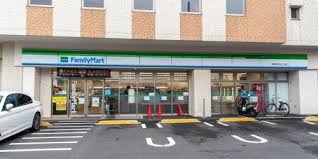 コンビニ　ファミリーマート 練馬関町北五丁目店（コンビニ）まで734m