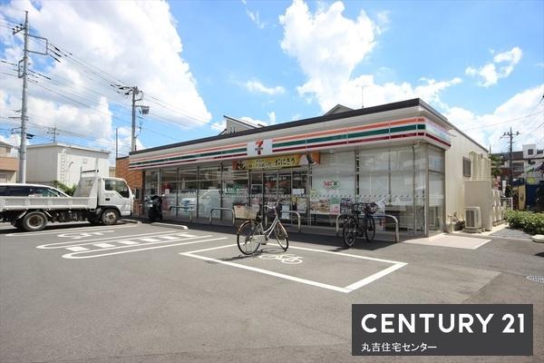 コンビニ　セブンイレブン　武里駅東口店（コンビニ）まで492m