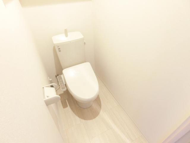 トイレ　※同タイプ２０２の画像です。