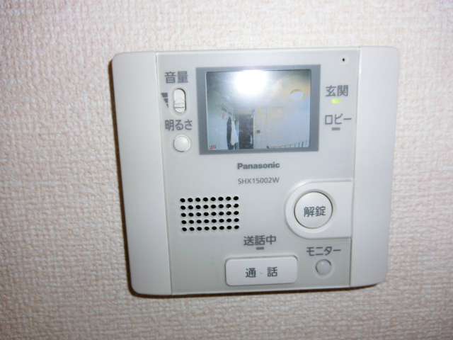 セキュリティ　防犯対策に有効なカメラ付きインターホン！突然の来客にもバッチ
