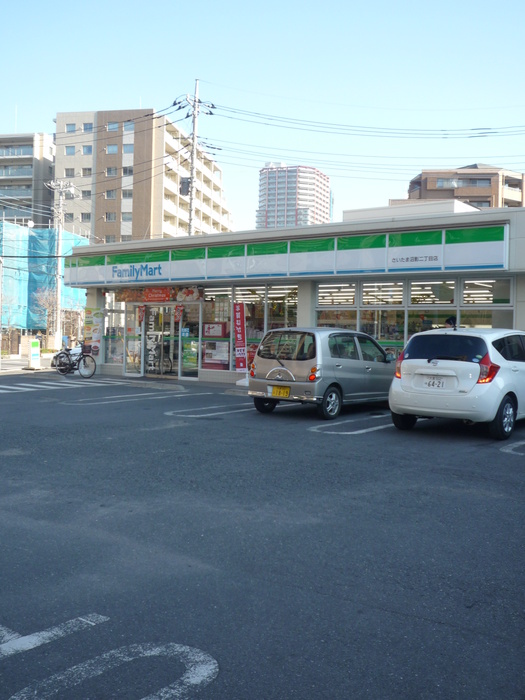 コンビニ　ファミリーマート（コンビニ）まで99m