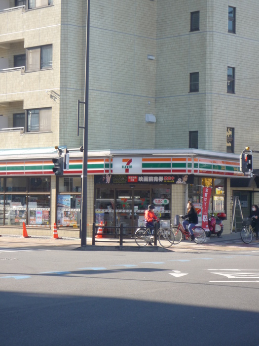 コンビニ　セブンイレブン（コンビニ）まで522m