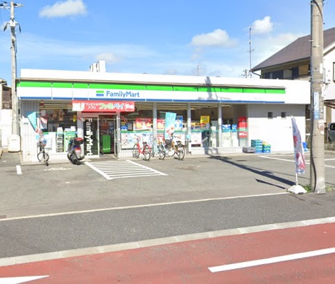 コンビニ　ファミリーマート（コンビニ）まで726m