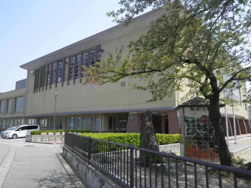 小学校　山室小学校（小学校）まで343m