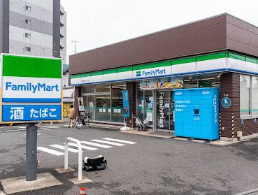 コンビニ　ファミリーマート世田谷若林一丁目店（コンビニ）まで498m