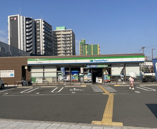 コンビニ　ファミリーマート 芦原橋駅前店（コンビニ）まで258m
