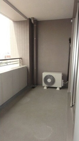 バルコニー　※写真は同じマンションの違う部屋のものになります。