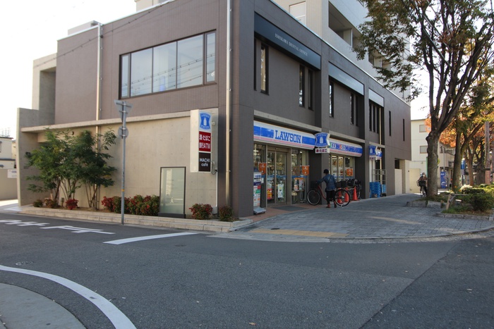 コンビニ　ローソン（コンビニ）まで400m