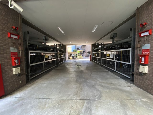 駐車場　アメニティ江戸堀　駐車場