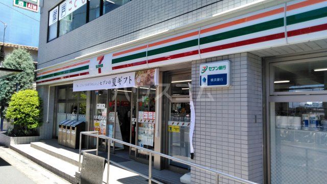 コンビニ　セブンイレブン 川崎登戸駅前店（コンビニ）まで135m