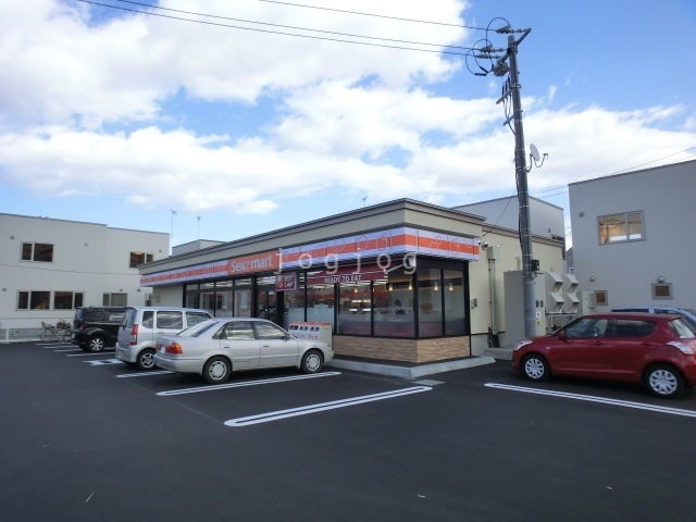 コンビニ　セイコーマート 曙３条店（コンビニ）まで450m