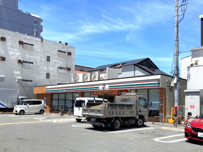 コンビニ　セブンイレブン西今川１丁目店（コンビニ）まで500m