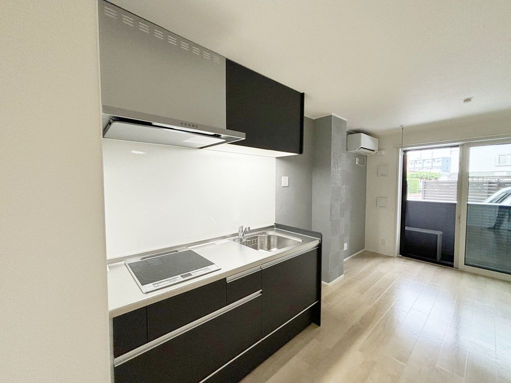キッチン　同物件別部屋写真