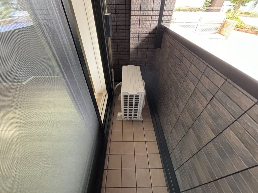 バルコニー　同物件別部屋写真